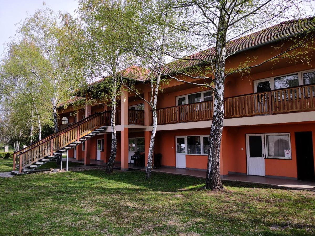 Laguna Panzio Gárdony Exteriör bild