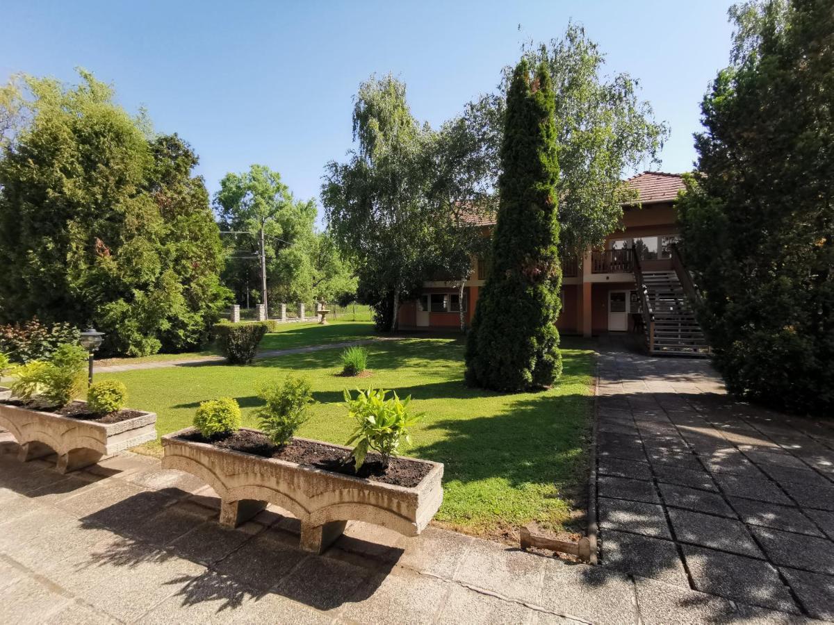 Laguna Panzio Gárdony Exteriör bild